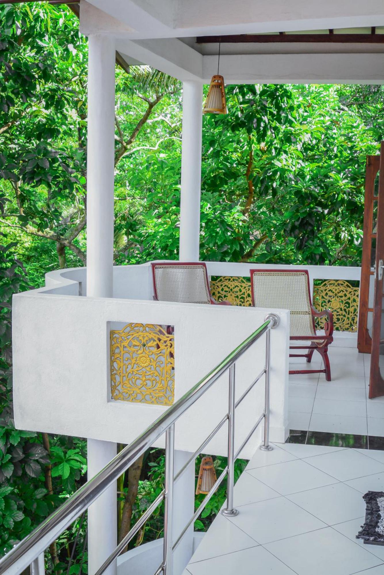 Sakurahana Villa And Ayurveda อลุทกามา ภายนอก รูปภาพ
